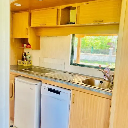 Caravans 10 Min To & 35 Min To Black Sea * Tsonevo