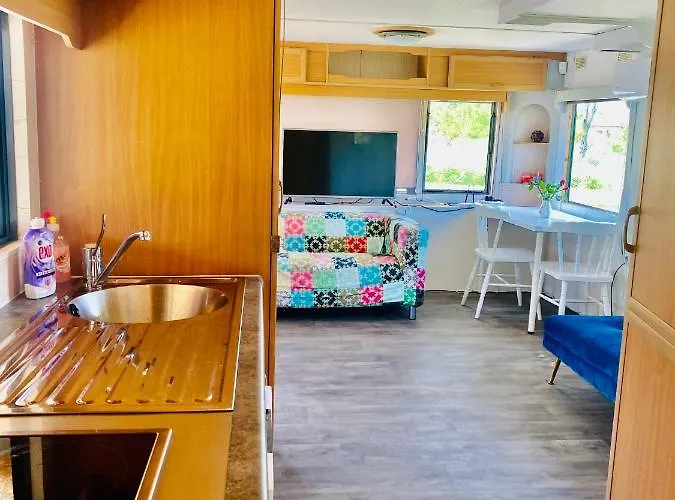 Caravans 10 Min To & 35 Min To Black Sea *