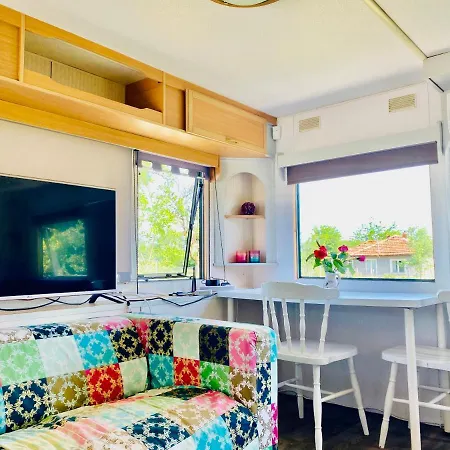 Caravans 10 Min To & 35 Min To Black Sea