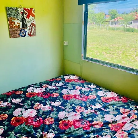 Caravans 10 Min To & 35 Min To Black Sea Tsonevo