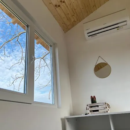 Caravans 10 Min To & 35 Min To Black Sea Campeggio Tsonevo