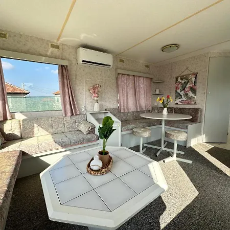 Caravans 10 Min To & 35 Min To Black Sea Kemping *