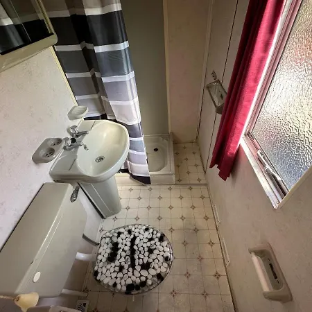 Caravans 10 Min To & 35 Min To Black Sea Kemping Tsonevo