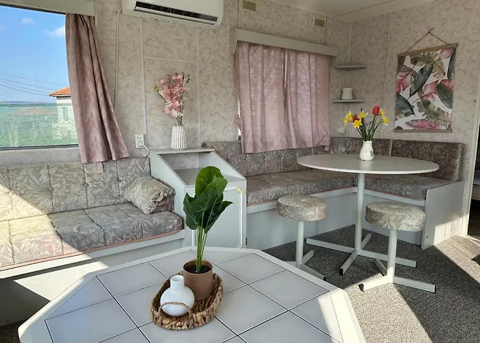 Caravans 10 Min To & 35 Min To Black Sea Kemping Tsonevo